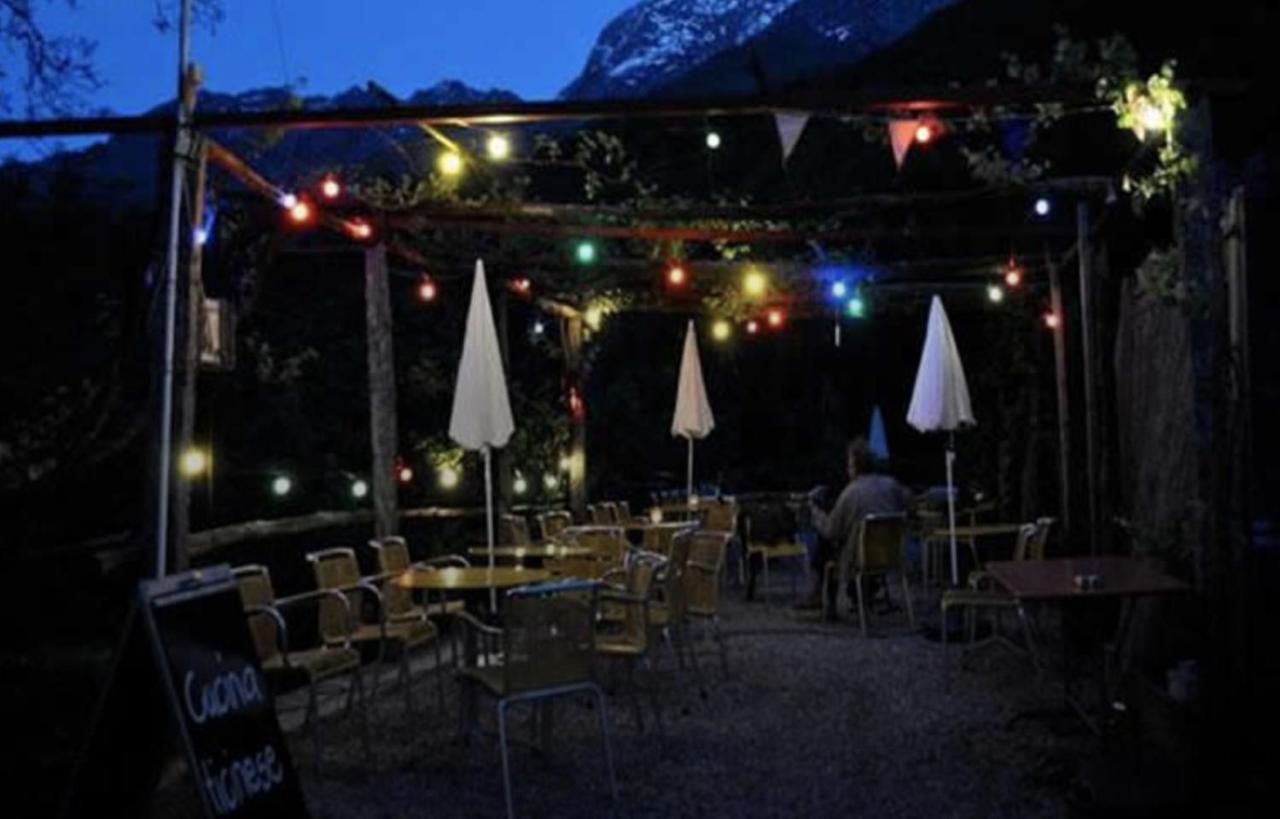 Osteria Gruetli Con Alloggio Borgnone 外观 照片
