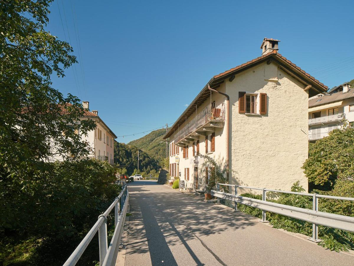 Osteria Gruetli Con Alloggio Borgnone 外观 照片