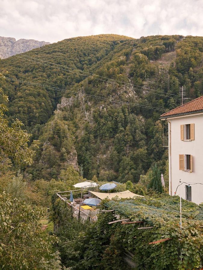 Osteria Gruetli Con Alloggio Borgnone 外观 照片